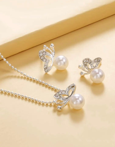Butterfly crystal and Pearl set